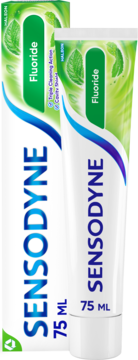 Pasta do zębów Sensodyne Fluoride, tubka 75ml, białe opakowanie z zielonym napisem i listkami, przód, lekko pod kątem.
