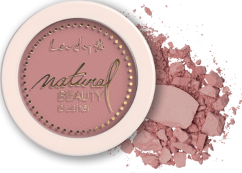 Róż mineralny Lovely Natural Beauty nr 6 w okrągłym kompakcie z białym brzegiem, obok rozsypany różowy puder.