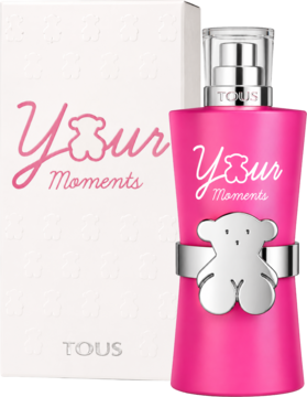 Tous Your Moments woda toaletowa, różowa butelka z srebrnym misiem Tous, obok białe pudełko z logo. Widok z przodu.