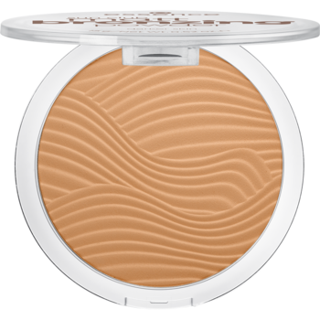 Puder brązujący Essence Sun Club matowy, odcień natural, w otwartym białym kompakcie, widok z góry.