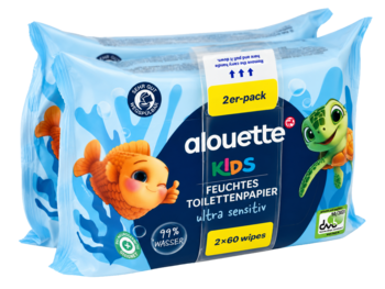 Dwa opakowania Alouette Kids wilgotny papier toaletowy, niebieskie z rybką i żółwiem, napis ultra sensitiv, widok z przodu.