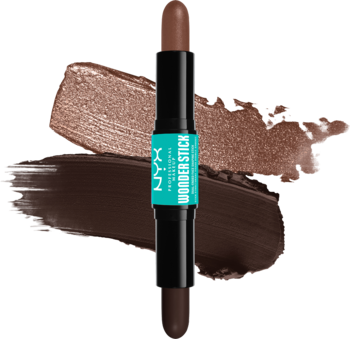 NYX Wonder Stick, dwustronny sztyft do konturowania i rozświetlania w odcieniach brązu, pionowo na tle swatches.