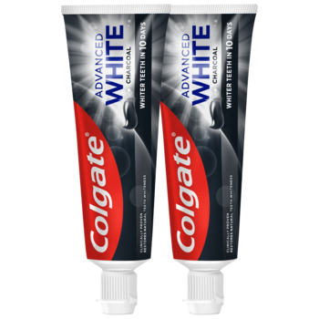 Dwie tubki pasty Colgate Advanced White Charcoal, czarno-czerwone opakowanie, z napisem "Whiter teeth in 10 days".