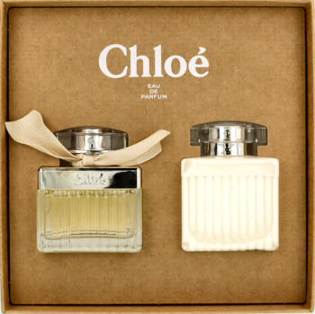 Zestaw Chloe dla kobiet: flakon perfumowany 50ml z kokardką i balsam 100ml w beżowym pudełku, widok z góry.