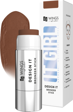 Matowy bronzer w sztyfcie AA Wings of Color Design It Dark Chocolate obok białego kartonika, widok z przodu.