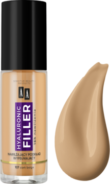 Podkład wypełniający zmarszczki AA Hyaluronic Filler 107 Dark Beige w butelce, obok próbka koloru.