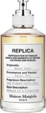 Maison Margiela Replica Beach Walk woda toaletowa, bursztynowy płyn w szklanej butelce, widok z przodu.