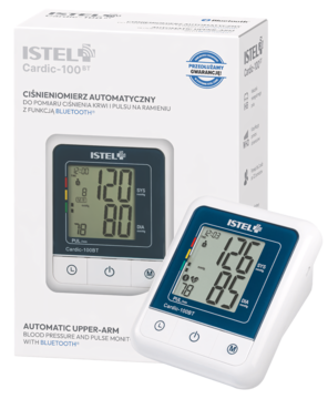 ISTEL Cardic-100BT, automatyczny ciśnieniomierz naramienny z Bluetooth. Białe urządzenie i pudełko w tle, widok pod kątem.