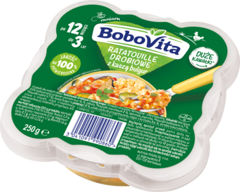 Zielone opakowanie BoboVita Ratatouille drobiowe z kaszą bulgur 12m+ w formie tacy, widok pod kątem.