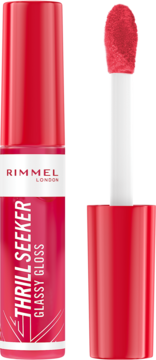 Rimmel Thrill Seeker Glassy Gloss, intensywny czerwono-różowy błyszczyk, z otwartym aplikatorem obok, na białym tle.