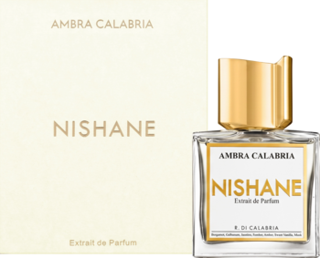 Nishane Ambra Calabria Extrait de Parfum w białym pudełku i szklanej butelce ze złotą nakrętką, widok z przodu.