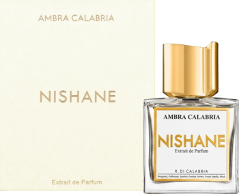Perfumy Nishane Ambra Calabria: przezroczysty flakon z złotą nakrętką i białe pudełko, ujęcie z przodu.