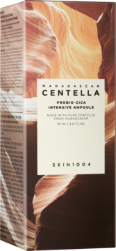 SKIN1004 Madagascar Centella Probio-CICA Intensive Ampoule, beżowe pudełko z canyon-design, widok pod lekkim kątem.