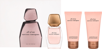 Zestaw All of Me Narciso Rodriguez: różowa woda perfumowana w geometrycznej butelce, małe perfumy, dwa różowe balsamy/żele.