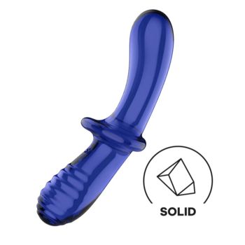 Solidny, niebieski, przezroczysty anal plug z ergonomicznym kształtem, żebrowaną końcówką i płaską podstawą, widok z boku.