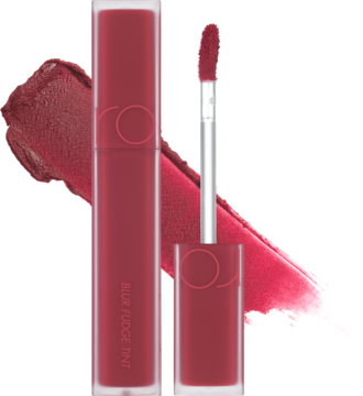 Rom&nd Blur Fudge Tint #08, matowa pomadka w płynie w odcieniu burgunda, dwa opakowania z aplikatorem i swatch'em.