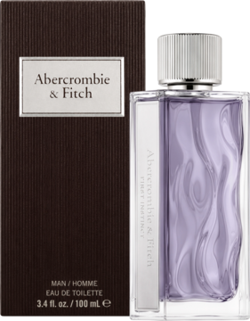Abercrombie & Fitch First Instinct męska woda toaletowa w purpurowej, teksturowanej butelce obok ciemnego pudełka.