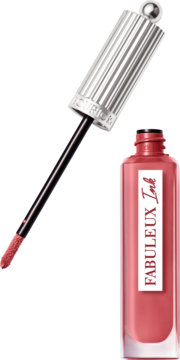 Różowa płynna szminka Bourjois Fabuleux Ink w butelce, z wyjętym aplikatorem i metalową nakrętką.