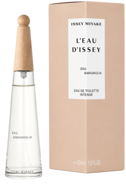 Woda toaletowa Issey Miyake Eau & Magnolia Intense, butelka z drewnianą nakrętką, obok beżowego pudełka.
