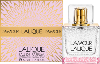 Lalique L'Amour damska woda perfumowana. Butelka z różowym spodem i złotym korkiem, obok pudełko w różowo-złote wzory.