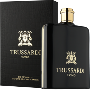 Trussardi Uomo, czarne perfumy w butelce ze złotym korkiem, obok pudełka o fakturze krokodylej skóry, widok przodem.
