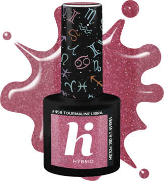 Różowy, brokatowy lakier hybrydowy Hi Hybrid Tourmaline Libra, butelka ze znakiem zodiaku, na tle rozlanego lakieru.