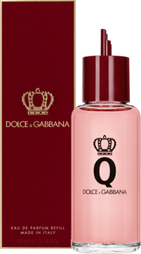 Czerwony kartonik i różowa butelka Q by Dolce&Gabbana Eau de Parfum Refill z koroną i napisami na czarnym tle.