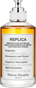 Maison Margiela REPLICA Autumn Vibes, bursztynowa woda toaletowa w butelce ze srebrnym atomizerem, widok z przodu.