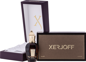 Perfumy unisex Xerjoff Malesia: elegancki flakon, purpurowe pudełko z logo X i brązowe opakowanie produktu.