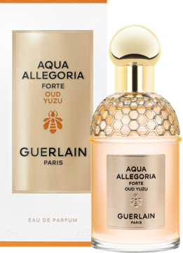 Złoto-bursztynowa woda perfumowana Guerlain Aqua Allegoria Forte Oud Yuzu w butelce i beżowym pudełku, widok z przodu.