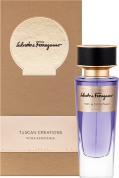 Woda perfumowana unisex Salvatore Ferragamo Viola Essenziale. Fioletowa butelka z czarną nakrętką obok złotego pudełka z logo.