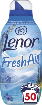 Niebieska butelka płynu Lenor Fresh Air do tkanin, widok z przodu, etykieta z jeziorem, górami i lawendą, 50 prań.