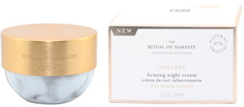 Rituals Namaste Ageless ujędrniający krem na noc, biało-złoty słoiczek i pudełko z CICA Firming Complex.