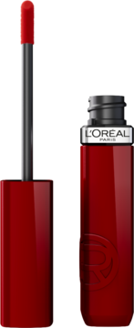 L'Oréal Paris Infaillible Laque, pomadka płynna Berry Bordeaux, otwarta z aplikatorem na różowym tle.