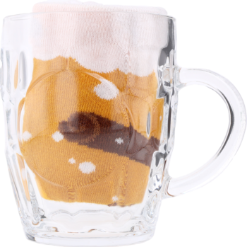 Szklany kufel na piwo z pluszową imitacją ciemnego piwa i białą pianką, widok z przodu.