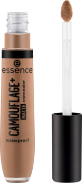 Essence Camouflage+ Matte wodoodporny korektor w beżowej tubce, aplikator z produktem wyciągnięty.