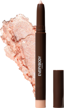 Everybody London Shimmer Pen: brązowa kredka z perłowo-różowym sztyftem, obok mieniący się swatch cienia do powiek.