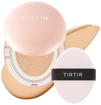 Jasnoróżowy podkład TIRTIR Mask Fit Cushion Mini 15C Fair Porcelain, otwarty z puszkiem i beżową próbką koloru.