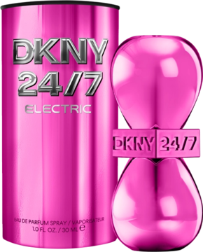 DKNY 24/7 Electric woda perfumowana. Metaliczny różowy flakon w kształcie klepsydry obok cylindrycznego pudełka.