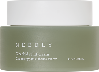 Krem NEEDLY Cicachid Relief Cream w oliwkowym słoiczku z białą nakrętką, widok z przodu, krem łagodzący zaczerwienienia.