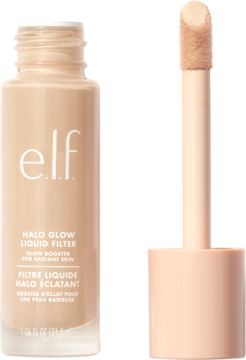 e.l.f. Halo Glow Liquid Filter, płynny rozświetlacz w jasnej butelce, aplikator z gąbką obok, widok z boku.