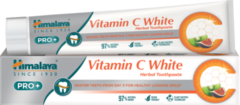 Dwie tubki Himalaya PRO Vitamin C White ziołowej pasty. Białe opakowanie z pomarańczową witaminą C i owocami figi/kiwi.