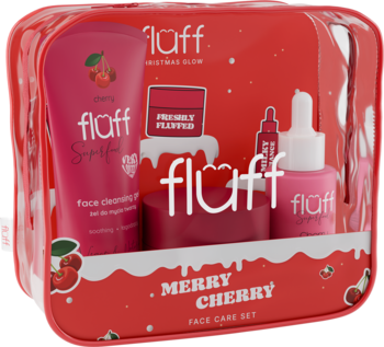 Zestaw Fluff Merry Cherry: mleko, krem i żel do twarzy z wiśnią w czerwonej kosmetyczce, widok z przodu.