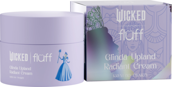 Krem do twarzy Wicked Floff Glinda Upland Radiant Cream, liliowy słoiczek i pudełko obok siebie.