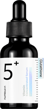 Numbuzin 5+ Vitamin Concentrated Serum w czarnej butelce z zakraplaczem, zbliżenie na etykietę z napisem 5+.