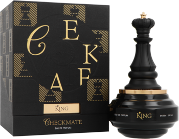 Armaf Checkmate King, czarny flakon perfum w kształcie króla szachowego, obok czarnego pudełka z złotym wzorem.