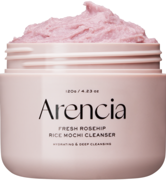 Arencia Rice Mochi Cleanser w jasnoróżowym słoiczku, z widoczną kremową, różową teksturą na wierzchu.