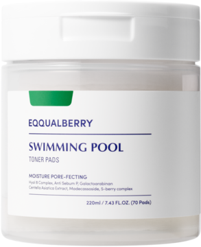 Białe, okrągłe opakowanie EQQUALBERRY SWIMMING POOL TONER PADS, widok z przodu, do zwężania porów i nawilżania.