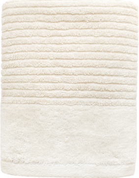 Jasny, ecru ręcznik kąpielowy o dwóch fakturach: prążkowanej i puszystej, złożony, z bliska.