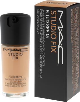 MAC Studio Fix Fluid SPF 15, beżowy podkład matujący w szklanej butelce z pompką i czarnym opakowaniem, ujęcie pod kątem.